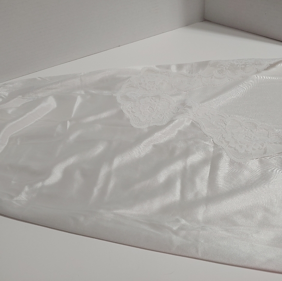 Slips - Picture 2 of 9